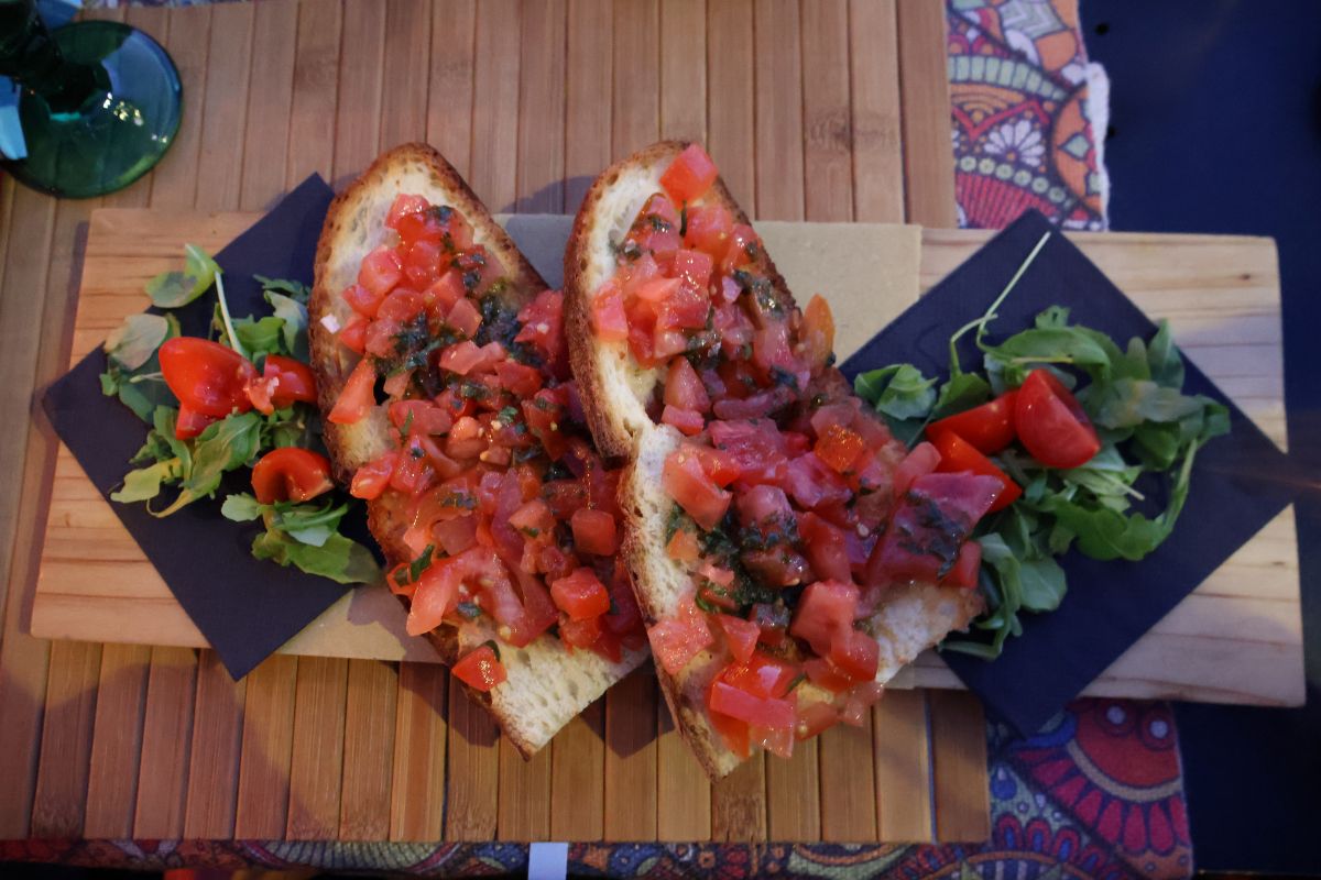 Bruschette Rustiche con Pomodorini